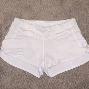Lululemon Speed Up Shorts 2.5”
